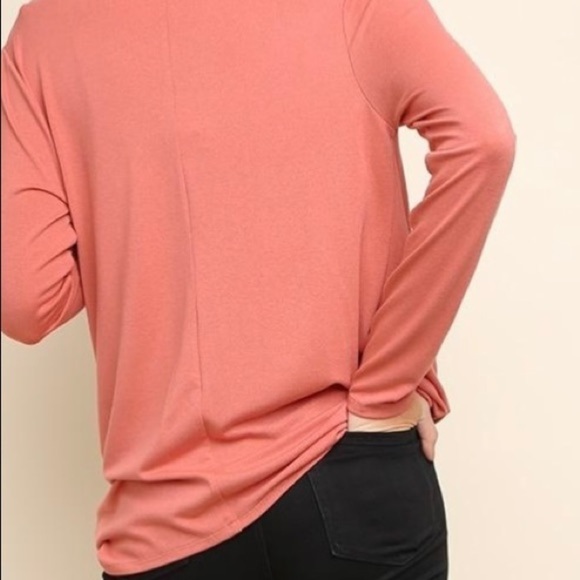 Long sleeve drop front salmon colored top - Picture 3 of 3